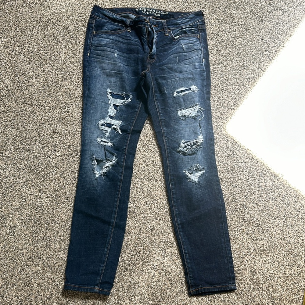 American Eagle Jeggings size 8 short- ripped style - Picture 3 of 5